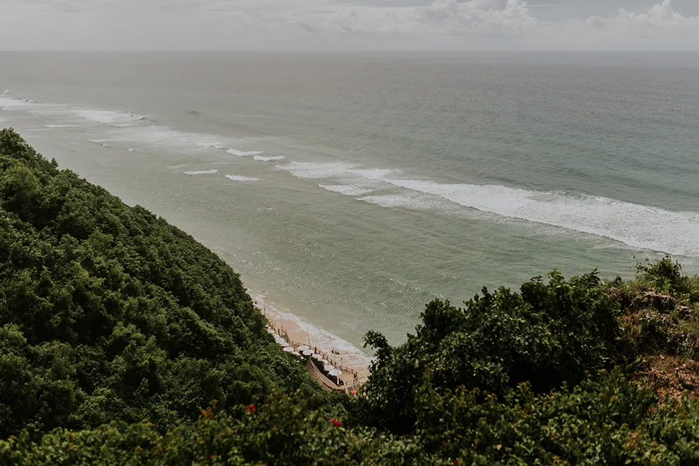 Photo by Punyan Photography. theweddingnotebook.com