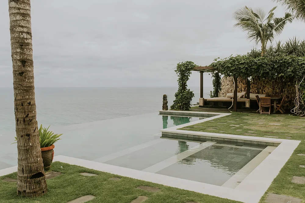 Photo by Punyan Photography. theweddingnotebook.com