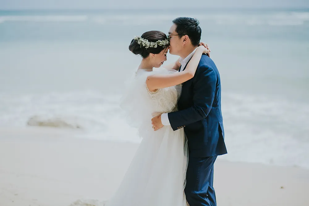 Photo by Punyan Photography. theweddingnotebook.com