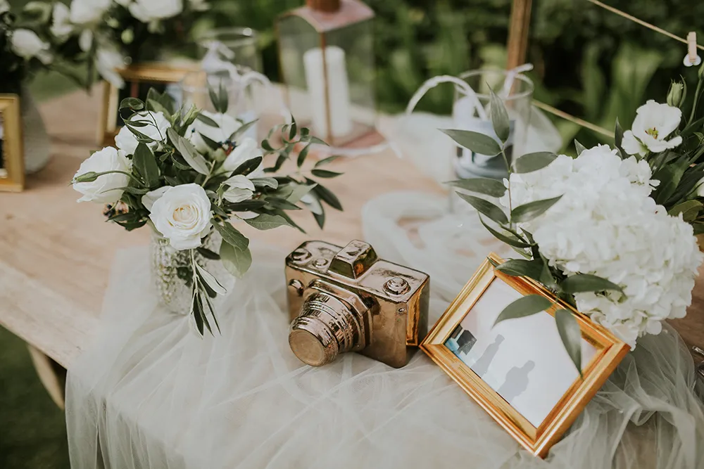 Photo by Punyan Photography. theweddingnotebook.com