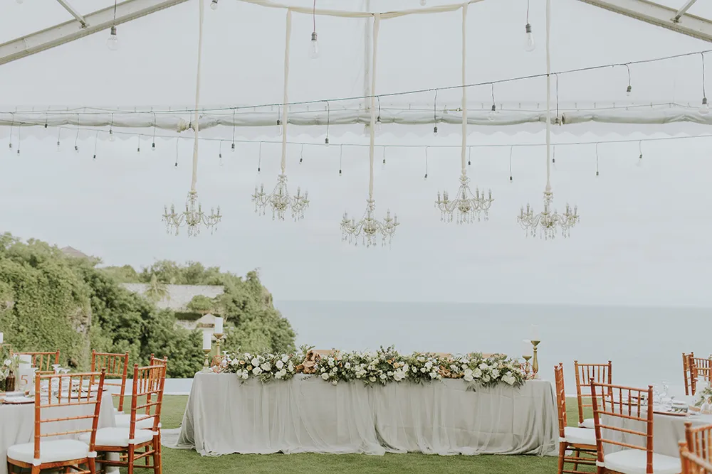 Photo by Punyan Photography. theweddingnotebook.com