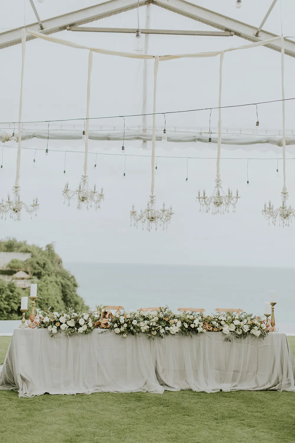 Photo by Punyan Photography. theweddingnotebook.com