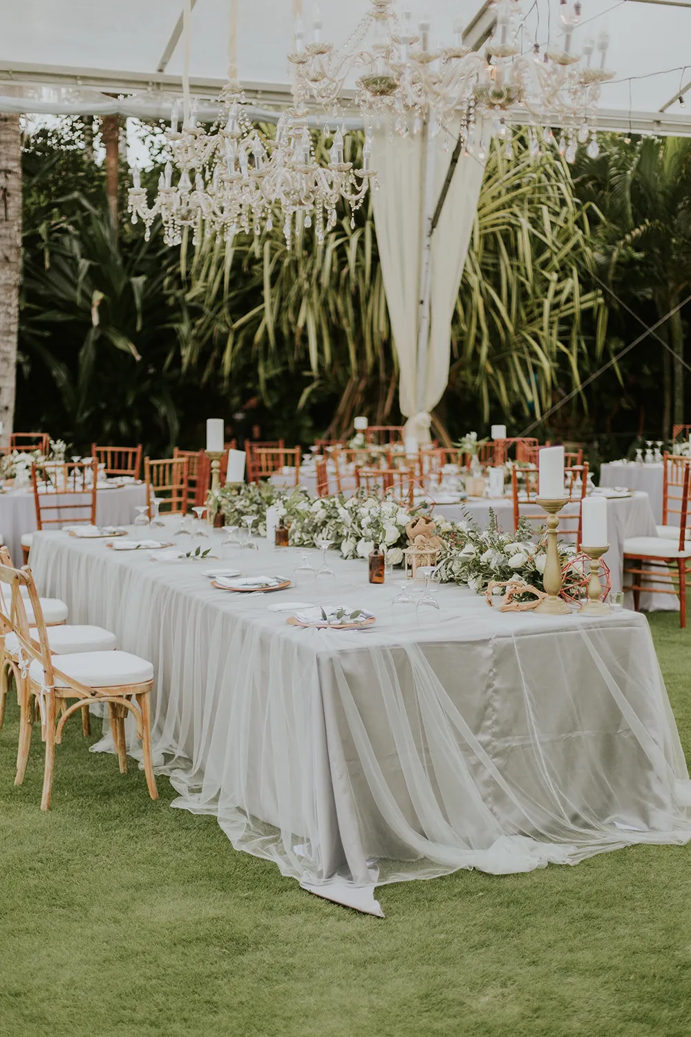 Photo by Punyan Photography. theweddingnotebook.com