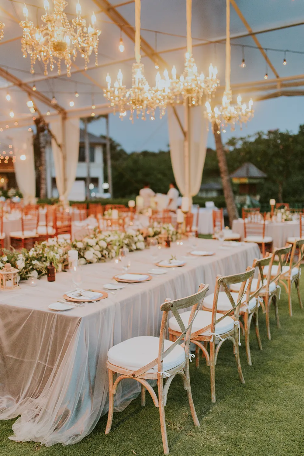 Photo by Punyan Photography. theweddingnotebook.com