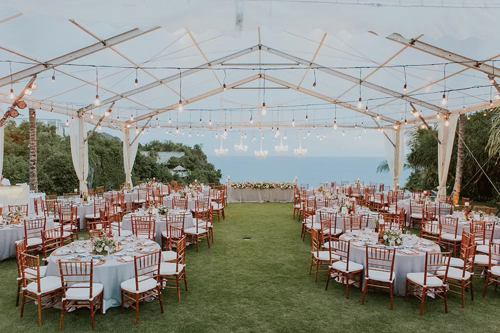 Photo by Punyan Photography. theweddingnotebook.com