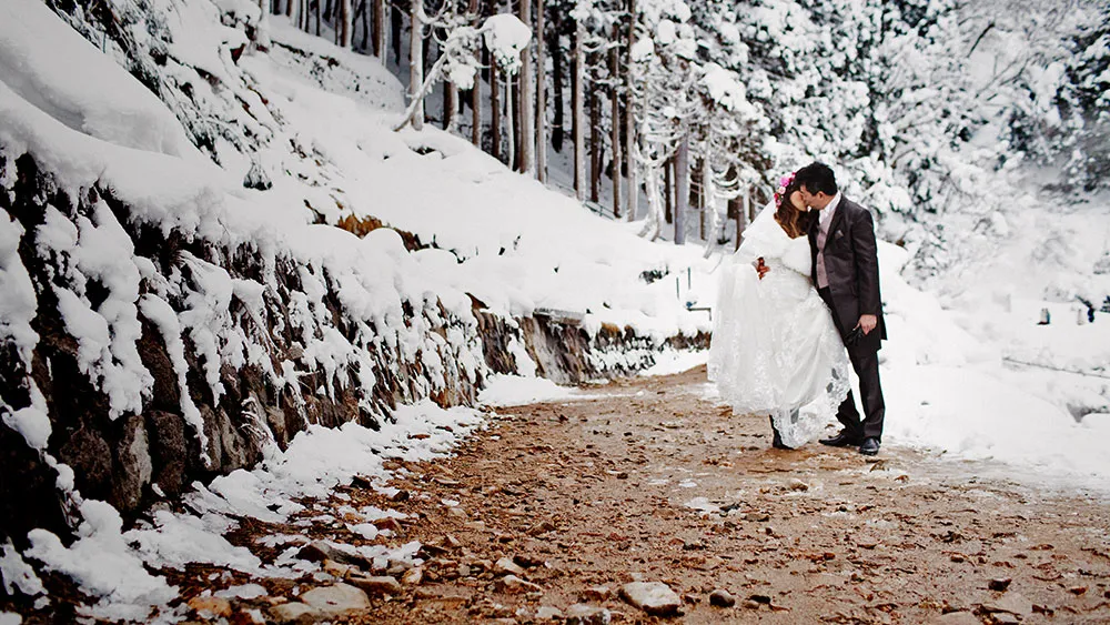 Photography by The Royal Workshop Japan. theweddingnotebook.com