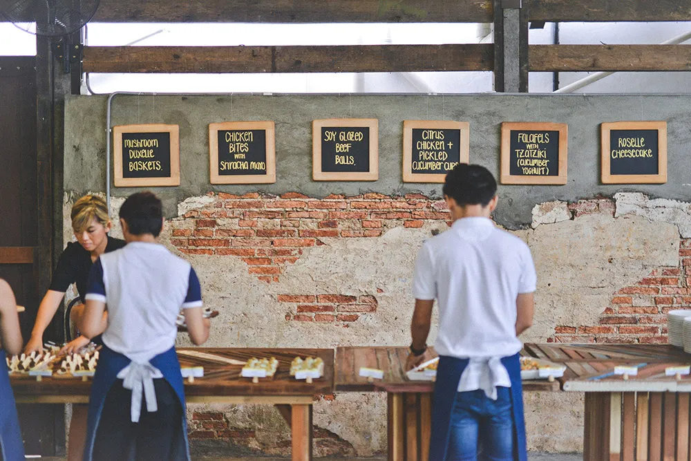 Wedding at The Granary Kitchen + Bar, Kuching. Andrew Yep Photographie. theweddingnotebook.com